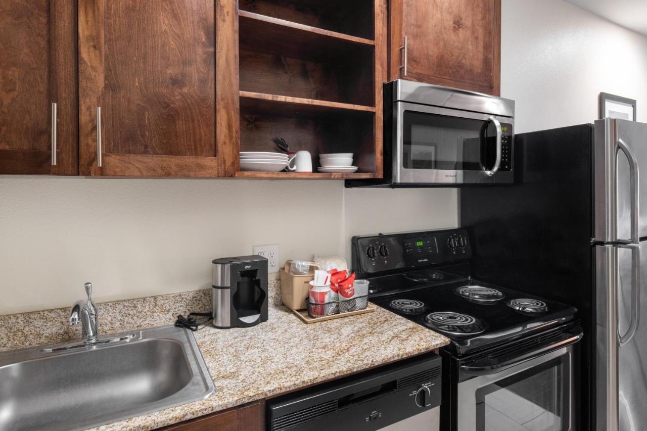 Home Away Kitchen Suites Enid Exterior foto